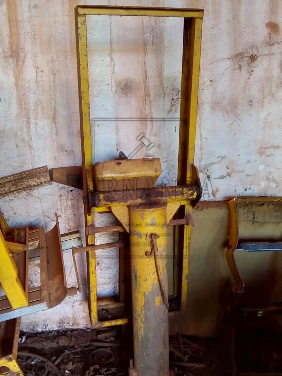 LOTE 006 - Sucatas