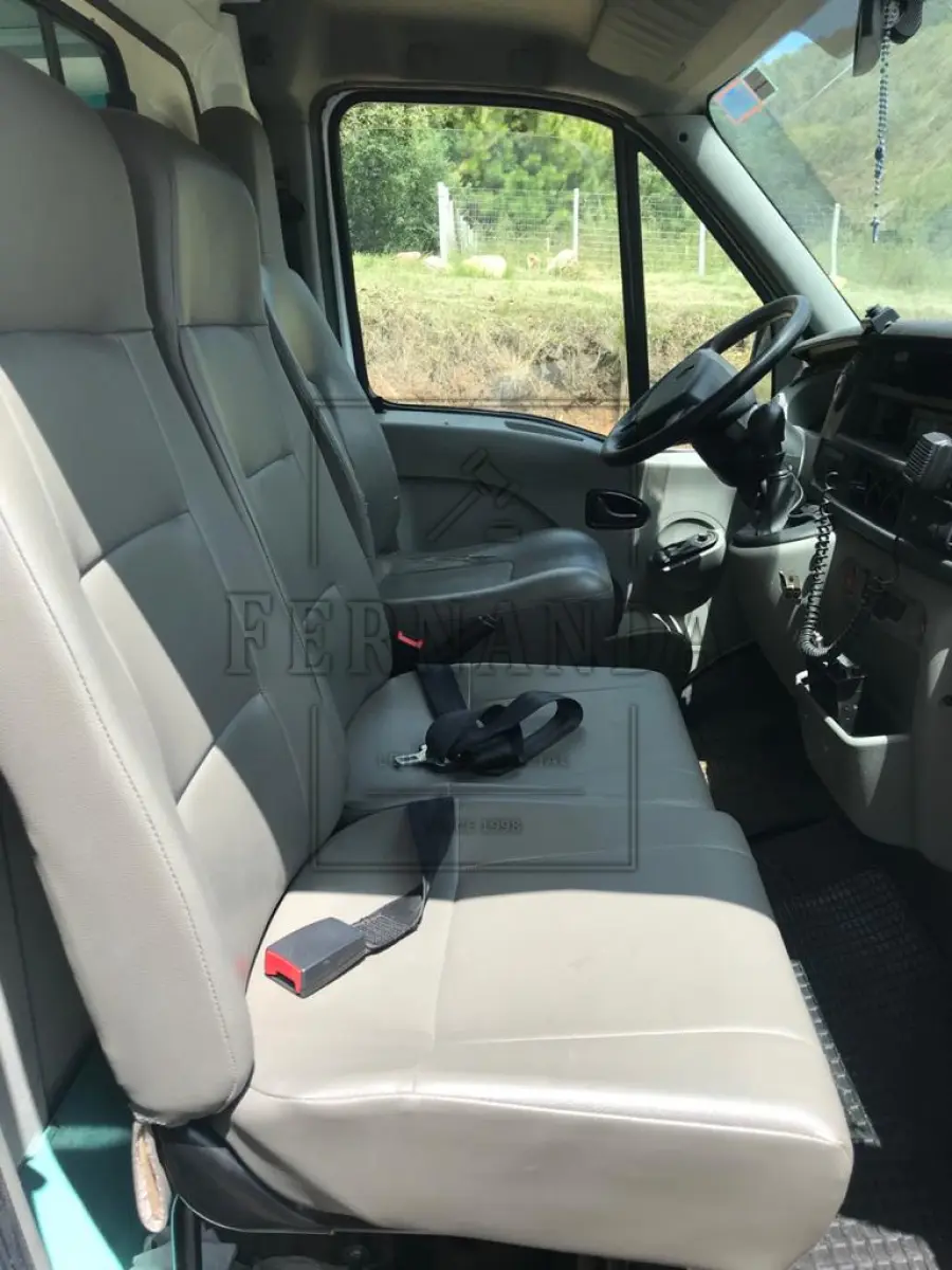 LOTE 002 - Uma ambulância marca Renalt, modelo Master Jaedil, ano de fabricação  2012  e modelo 2013, 114 CV, cor branca, combustível diesel, placa MLE8968, renavem n° 00538773332, chassi 93YADC1L6DJ540641, em regular estado de conservação, funcionando.