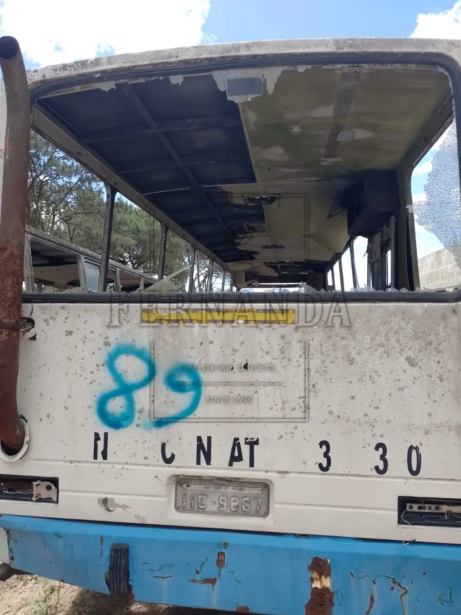 LOTE 056 - ONIBUS M.BENZ, 1992/1992, Placa  IIC9867. Veículo com Multa R$ 127,69. Avaliado em R$ 100,00.