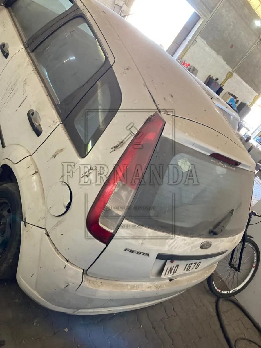 LOTE 025 - Ford/ Fiesta 1.6 flex, 2007/2008, placas INQ1678. Avaliado em R$ 1.800,00