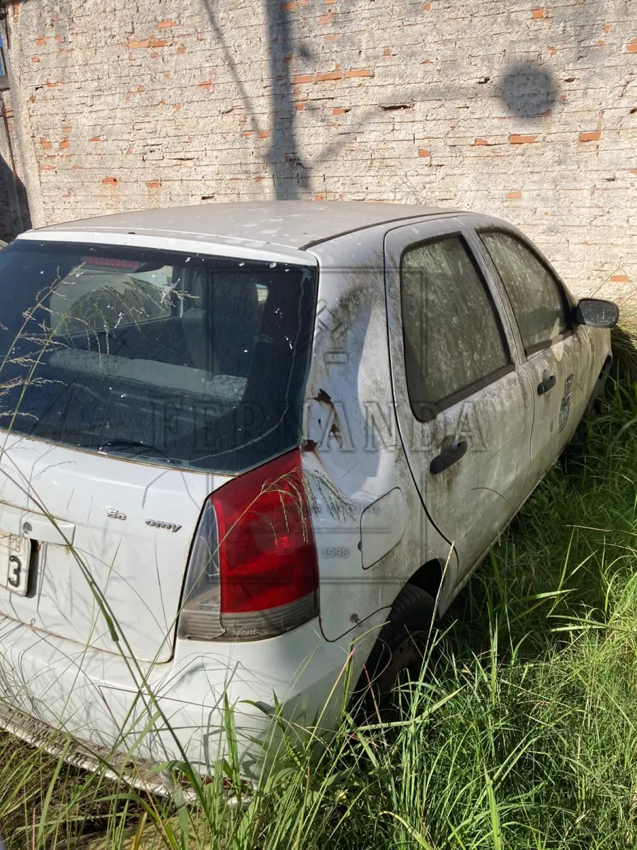 LOTE 003 - Veículo FIAT/  Palio Fire Economy, Ano/modelo 2009/2010, Placa ITR1113. Avaliado em R$ 2.600,00.