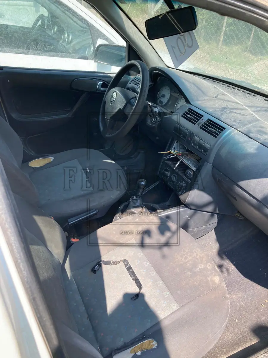 LOTE 001 - Veículo Gol 1.6 Power, placas IMQ 5314, ano/ modelo 2005/2005. Avaliado em R$ 2.500,00.
