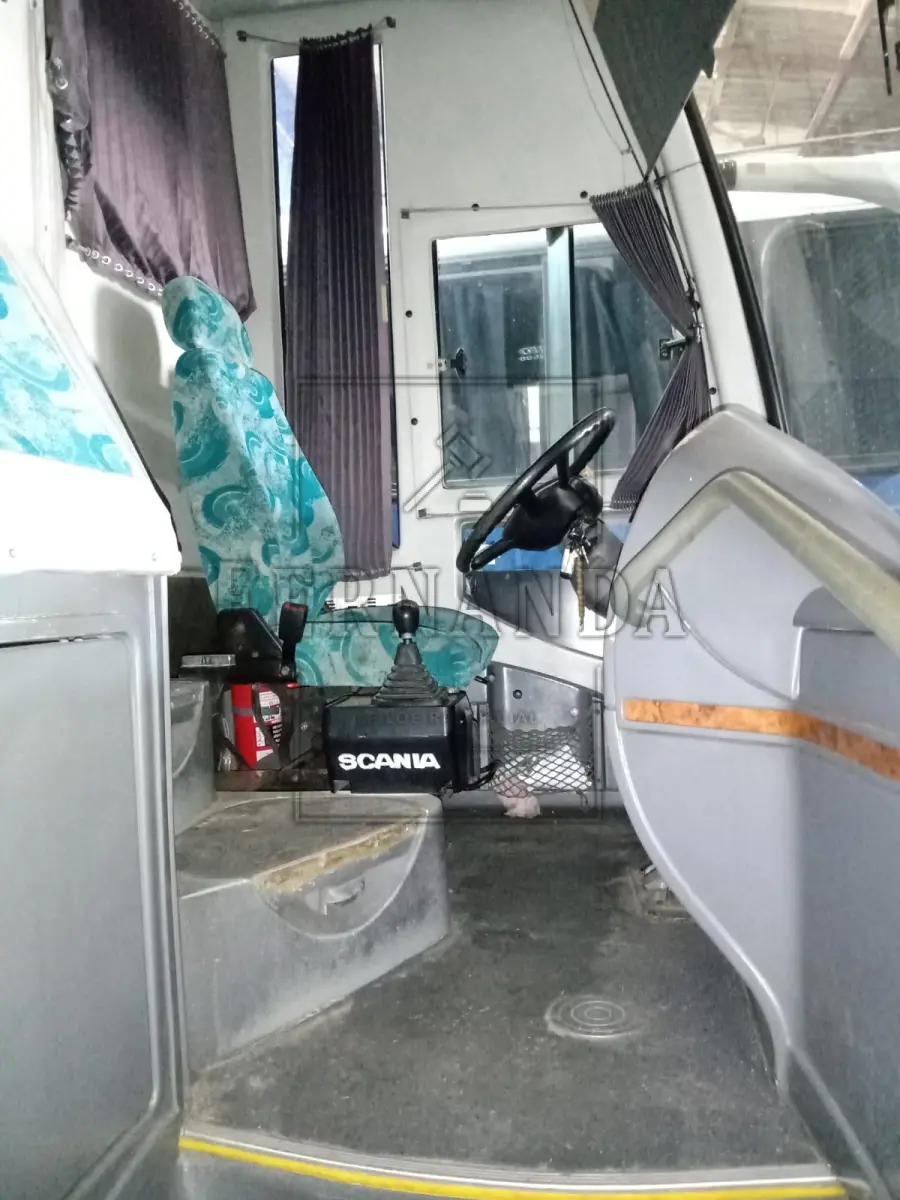 LOTE 053 - Ônibus Scania/ Induscar GIR K94, ano/modelo 2005/2006, placa INW0384. Avaliado em R$ 58.000,00. VEÍCULO COM MULTA DE 1.623,62.