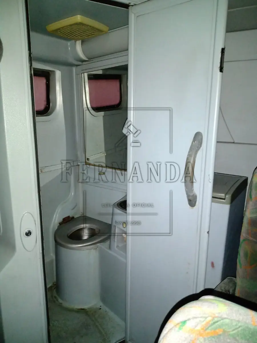 LOTE 053 - Ônibus Scania/ Induscar GIR K94, ano/modelo 2005/2006, placa INW0384. Avaliado em R$ 58.000,00. VEÍCULO COM MULTA DE 1.623,62.