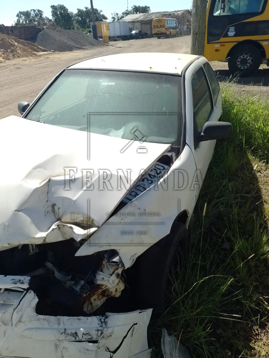 LOTE 009 - Veículo VW/ Gol 1.0 G IV, Ano/modelo 2011/2011, Placa IRQ3420. Avaliado em R$ 1.700,00.