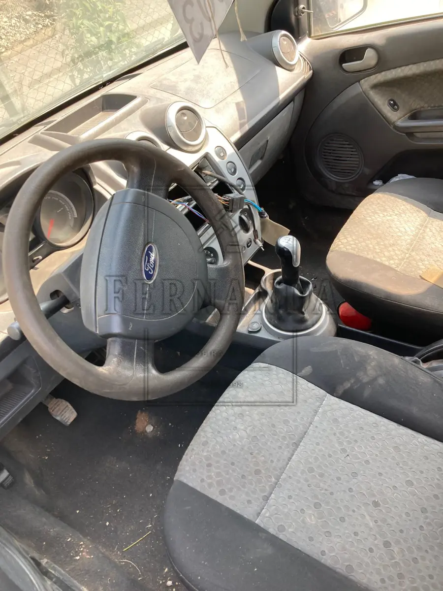 LOTE 003 - Veículo Fiesta 1.6, placa IST9259, ano/modelo 2012/2012. Avaliado em R$ 4.700,00.