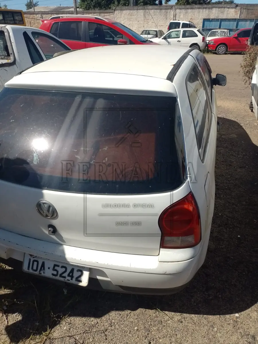 LOTE 010 - Veículo VW/ Gol 1.0 , Ano/modelo 2007/2008, Placa IOA5242. Avaliado em R$ 1.250,00.