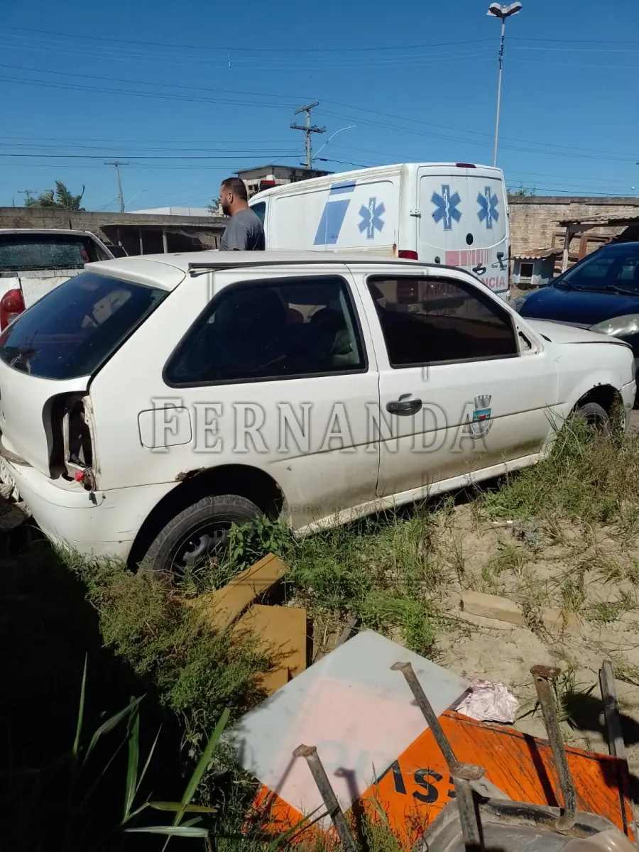 LOTE 011 - Veículo VW/ Gol 1.0 G IV, Ano/modelo 2011/2011, Placa IRQ6639. Avaliado em R$ 1.700,00.