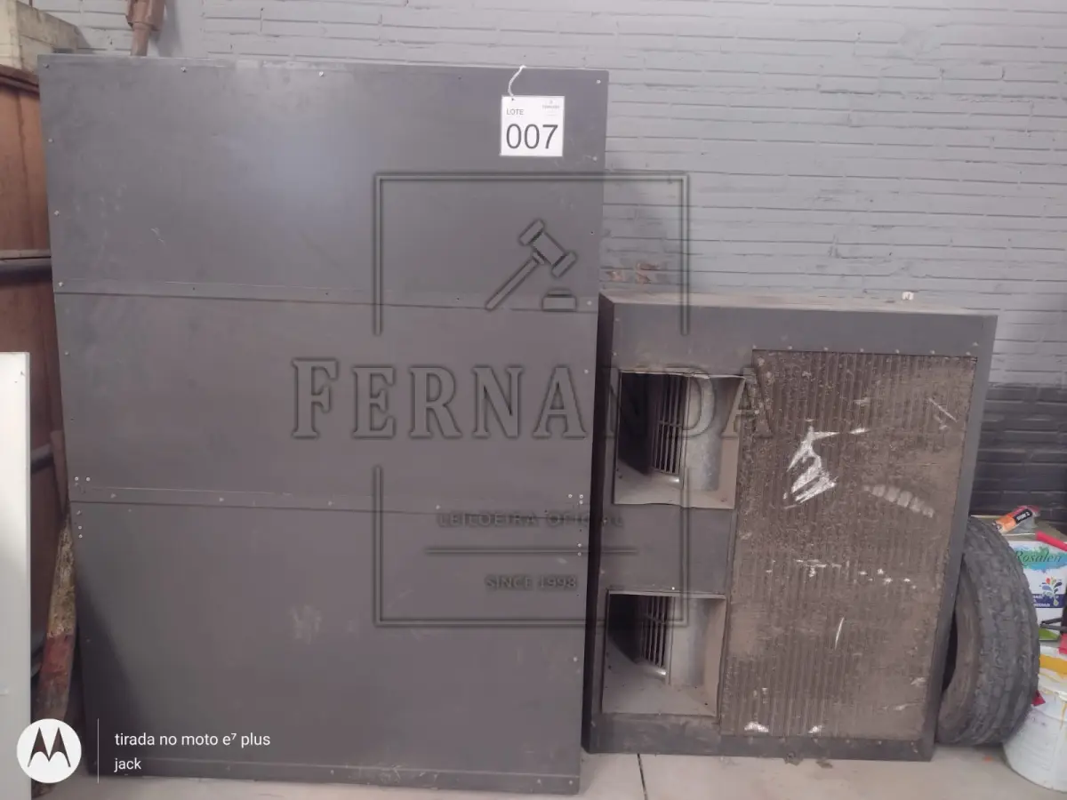 LOTE 007 - Lote de equipamentos elétricos / eletrônicos. Avaliado em R$ 260,00.