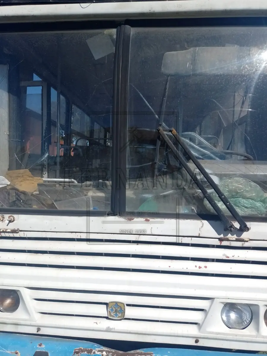 LOTE 013 - Ônibus M.Benz / OF1318, ano/modelo 1991/1991, placa IER5281. Avaliado em R$ 4.000,00.