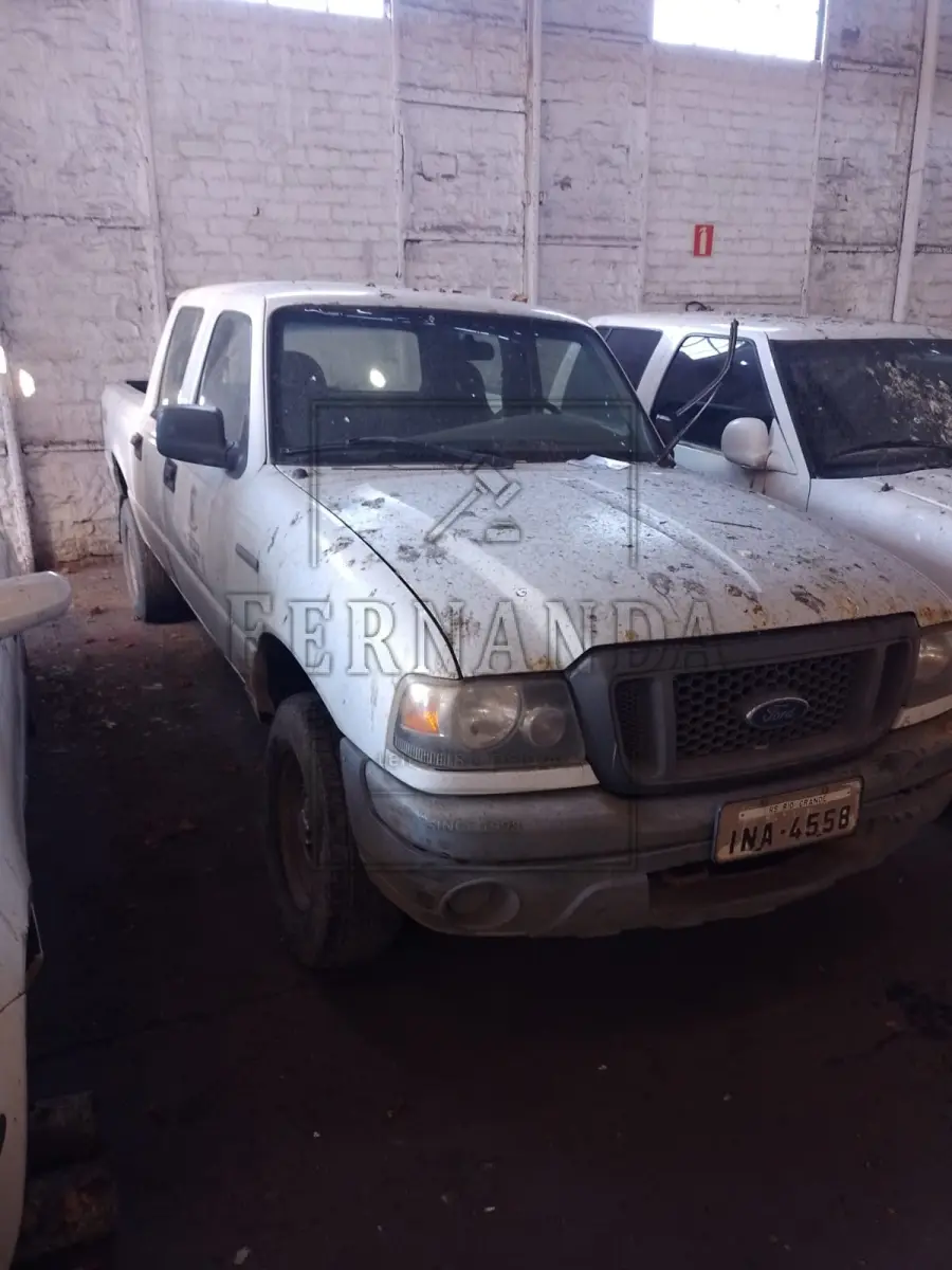 LOTE 023 - Veículo Ford Ranger XL, 13P, ano/modelo 2006/2007, placa INA4558. Avaliado em R$ 3.500,00.