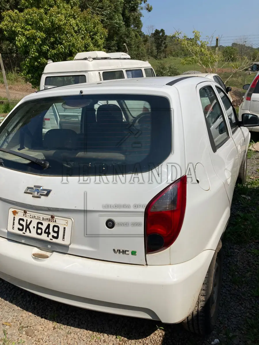 LOTE 005 - Veículo Celta LT, marca GM, modelo Hatch, motor VHC injeção eletrônica, 1.0 77 CV biocombustível, ano/modelo 2011/2012, placa ISK 6491. Avaliado em R$ 7.300,00.