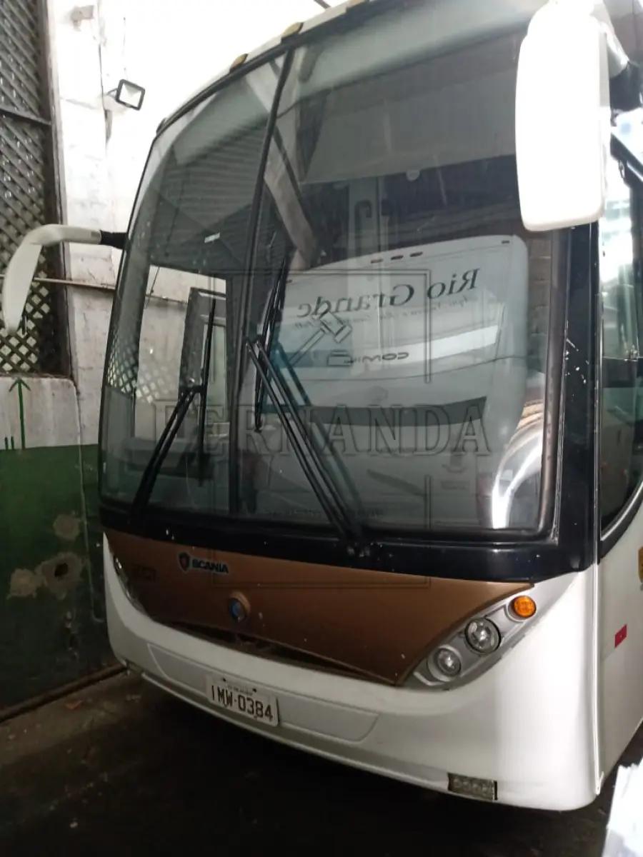 LOTE 053 - Ônibus Scania/ Induscar GIR K94, ano/modelo 2005/2006, placa INW0384. Avaliado em R$ 58.000,00. VEÍCULO COM MULTA DE 1.623,62.