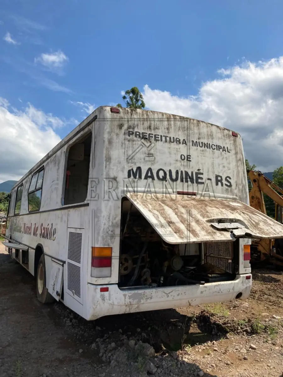 LOTE 006 - Onibus / C. Fechada, Comil / Condottiere, Ano/Modelo 1998/1998, Placa: IIM-3788. Avaliado em R$ 4.800,00.