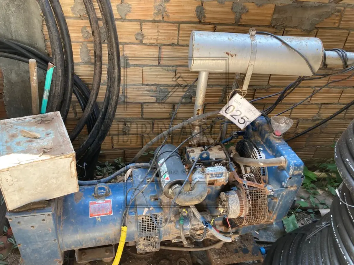 LOTE 025 - Gerador STMAC trifásico 380V