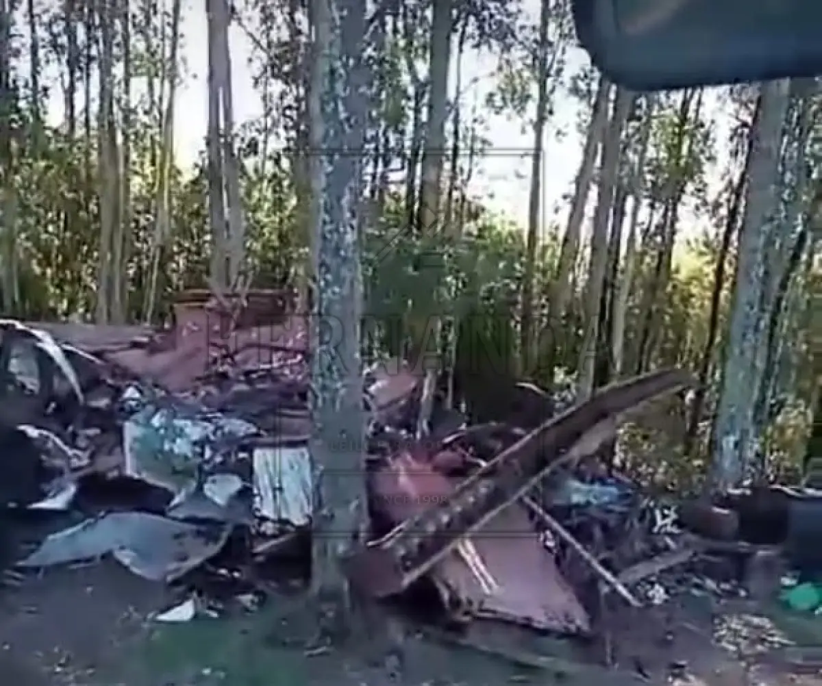 LOTE 049 - Lote de sucata geral (ferro e descarte de informática). Avaliado em R$ 350,00.