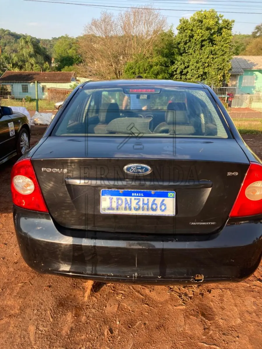 LOTE 002 - Ford Focus Sedan, ano/modelo 2008/2009, cor preta, motor 2.0, 145cv, gasolina, placa IPN 3H66, em circulação. Avaliado em R$ 16.300,00.