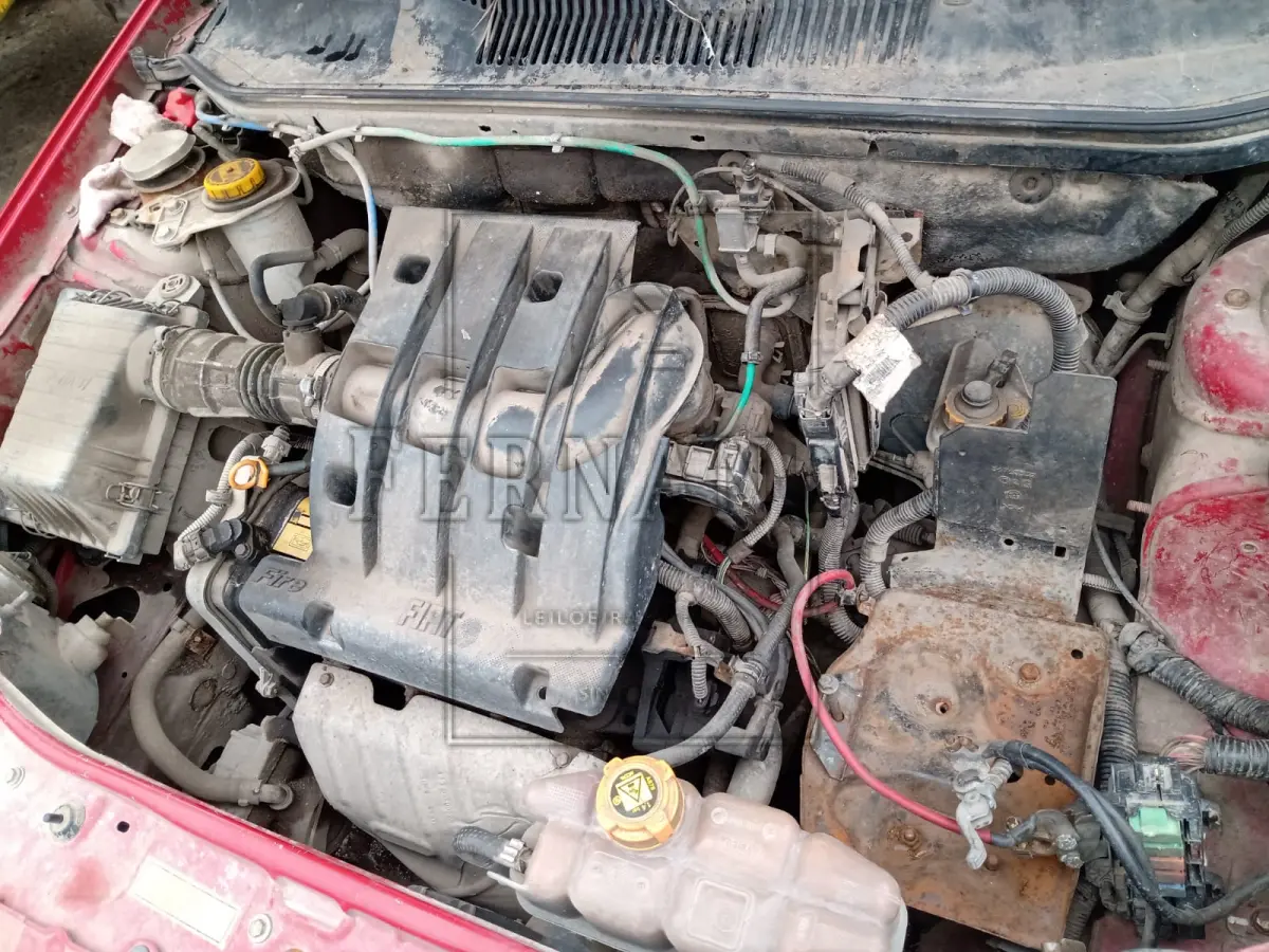 LOTE 058 - Veículo Fiat Siena EL Flex, ano/modelo 2011/2011, placa IRX2407. Avaliado em R$ 3.000,00.