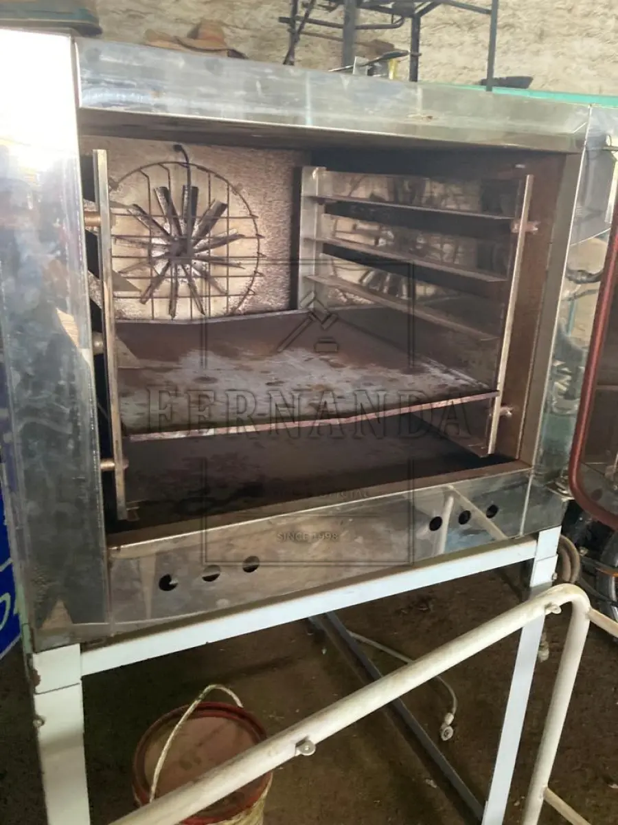 LOTE 001 - Um Forno industrial, marca Progás, PRP5000. Avaliado em R$ 200,00.