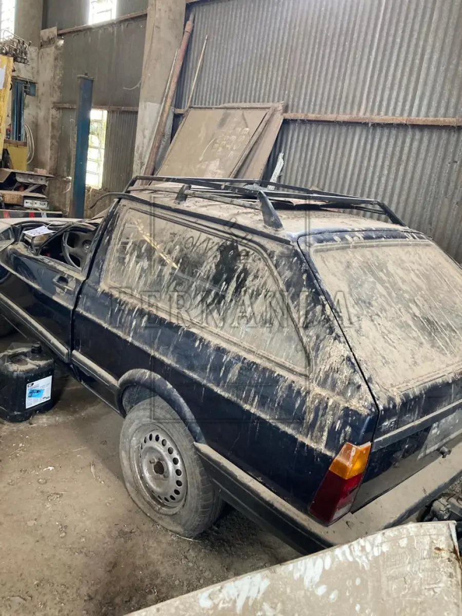 LOTE 005 - Veículo Parati GL 1.8, placa BOA7B55, ano/modelo 1993/1994, SUCATA. Avaliado em R$800,00. LOTE EXCLUSIVO PARA CDV.