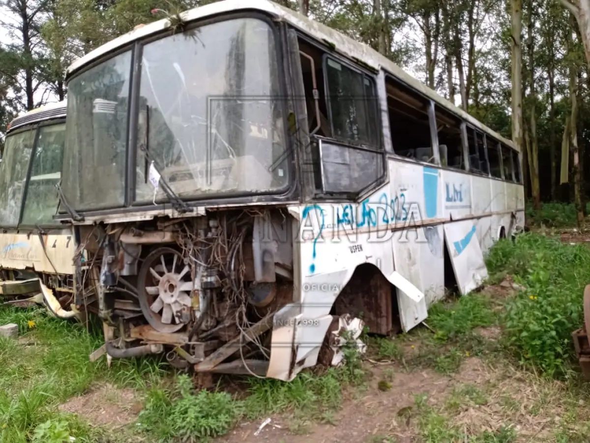 LOTE 045 - SUCATA ÔNIBUS SCANIA, cor branca. EXCLUSIVO PARA CDV. Avaliado em R$ 170,00.