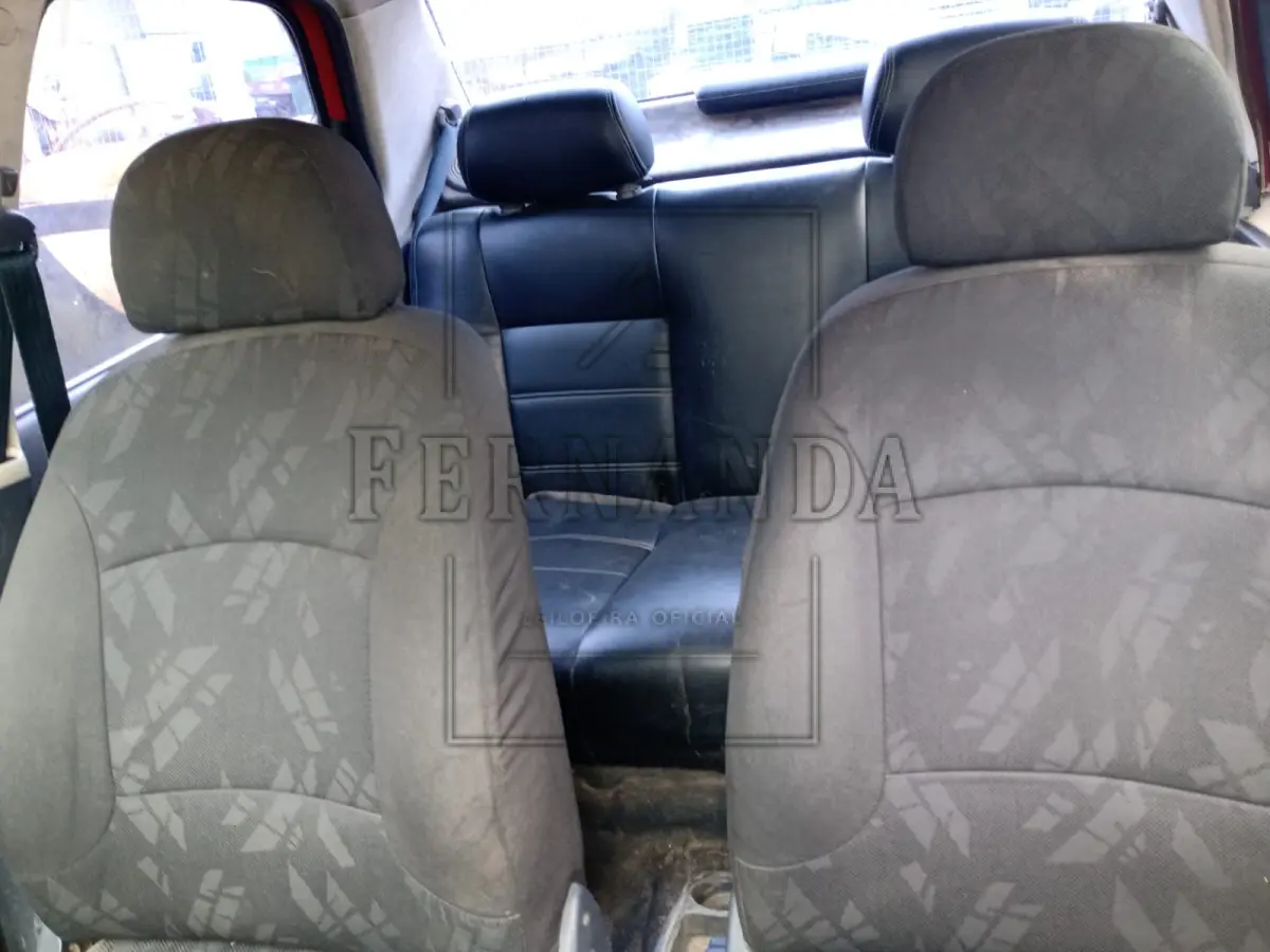 LOTE 058 - Veículo Fiat Siena EL Flex, ano/modelo 2011/2011, placa IRX2407. Avaliado em R$ 3.000,00.