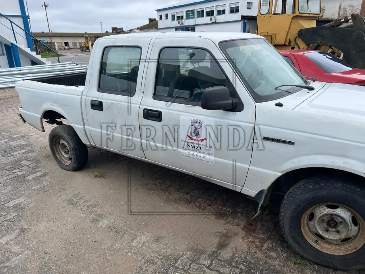 LOTE 008 - Veículo Ford Ranger XL, 13P, ano/modelo 2006/2006, placa INM4850. Avaliado em R$ 3.000,00.