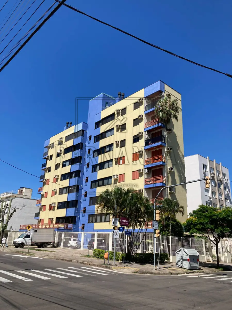LOTE 001 - O apartamento n°201 do Edifício Pezzi, sito na Rua Marcílio Dias, n°531. Matrícula n° 32.500. Avaliado em R$ 650.000,00. 1°Leilão.