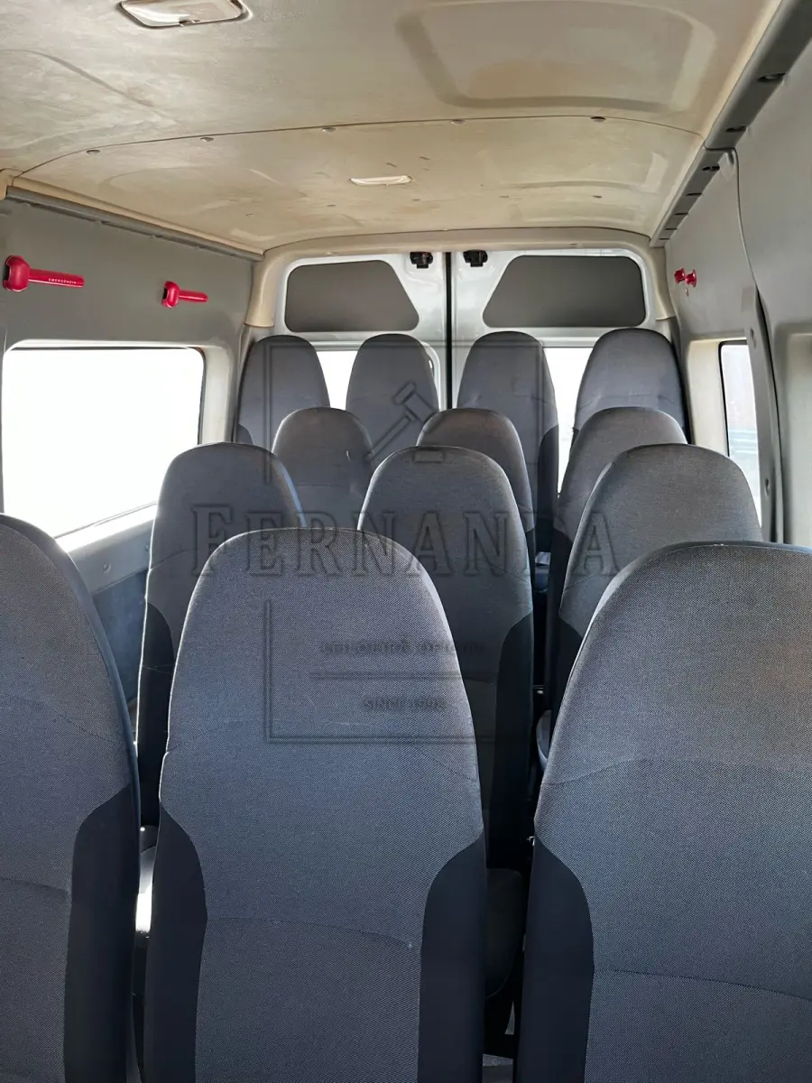 LOTE 012 - Microônibus Renault/ Master EUR STDL2, ano/modelo 2013/2014, placas MLK1690. Avaliado em R$ 12.000,00.
