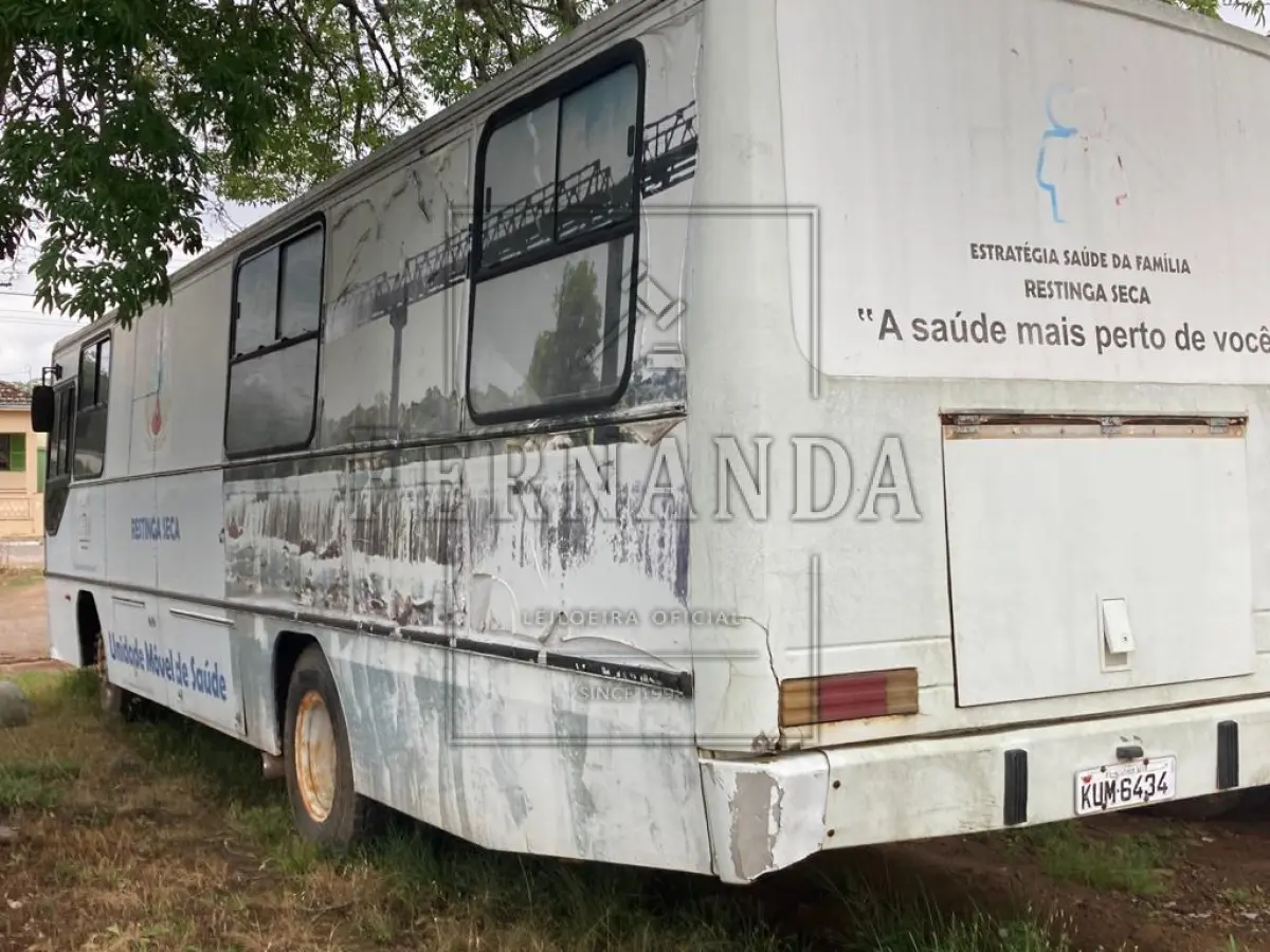 LOTE 005 - Veículo Ônibus, marca Mercedes Benz, ano 1991, cor branca combustível diesel, fabricação nacional e modificado para motor home. Avaliado em R$ 20.000,00.