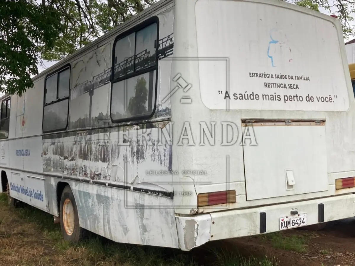 LOTE 005 - Veículo Ônibus, marca Mercedes Benz, ano 1991, cor branca combustível diesel, fabricação nacional e modificado para motor home. Avaliado em R$ 20.000,00.
