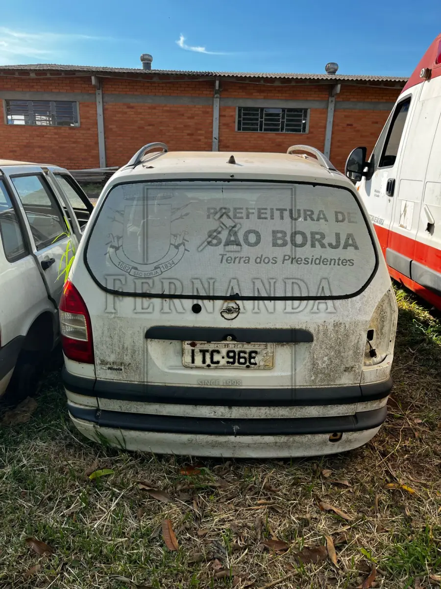 LOTE 014 - Automóvel GM/ Zafira Expression, ano/modelo 2012, placas ITC9662. Avaliado em R$ 500,00.