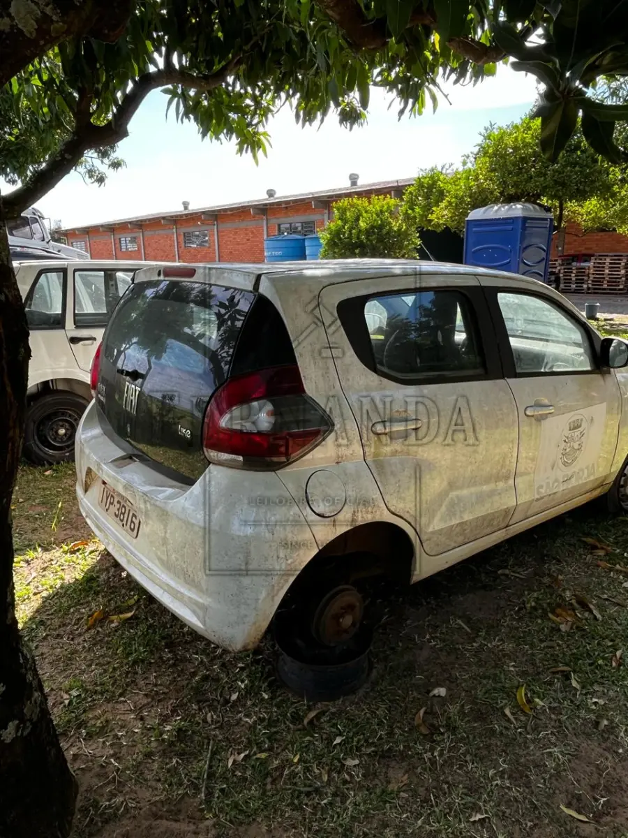 LOTE 020 - Automóvel Fiat/ Moby Like Hatch, ano/modelo 2018, placas IYP3816. Avaliado em R$ 8.000,00.