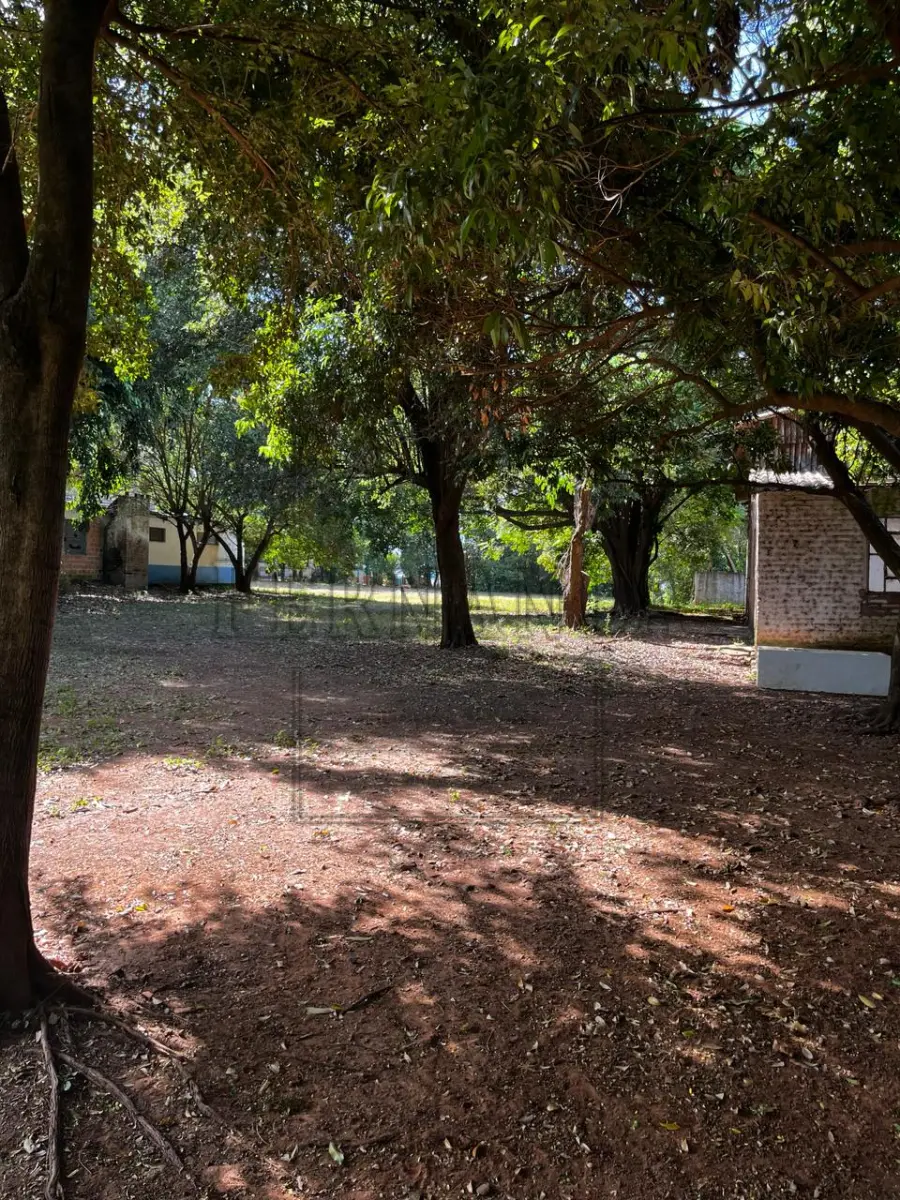LOTE 023 - Imóvel Matrícula n° 4.496. OBS.: O IMÓVEL POSSUI ÁREA CONSTRUÍDA NÃO AVERBADA NO CARTÓRIO DE REGISTRO DE IMÓVEIS. Avaliado em R$ 980.000,00.