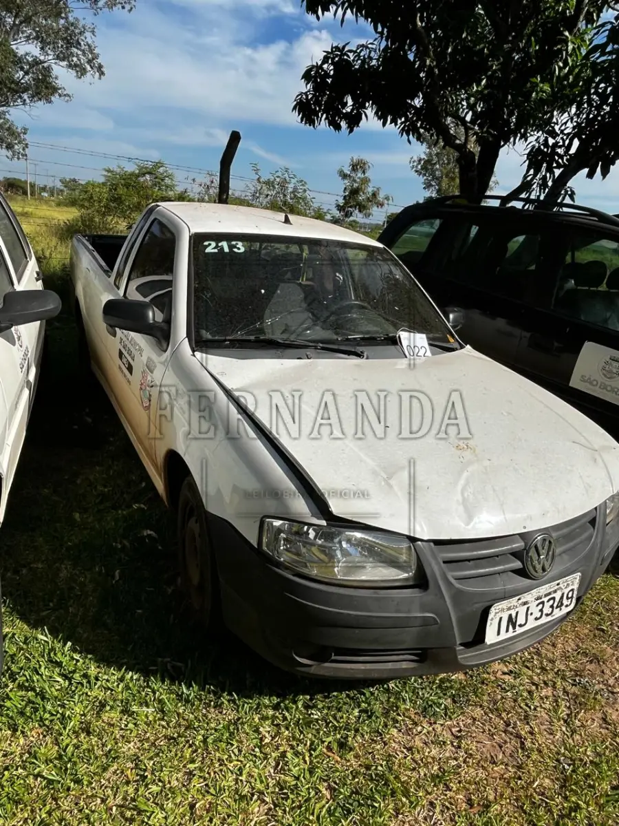 LOTE 022 - Automóvel VW/ Saveiro 1.6, ano/modelo 2006/2007, placas INJ3349. Avaliado em R$ 2.500,00.
