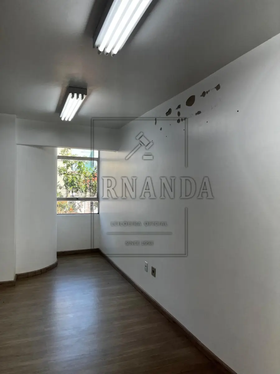 LOTE 003 - SANTO ÂNGELO/RS: Sala Comercial na Rua Três de Outubro, n° 256/202, Centro, Santo Ângelo/RS.  Matrícula n° 29.445. Avaliado em R$ 142.200,00.