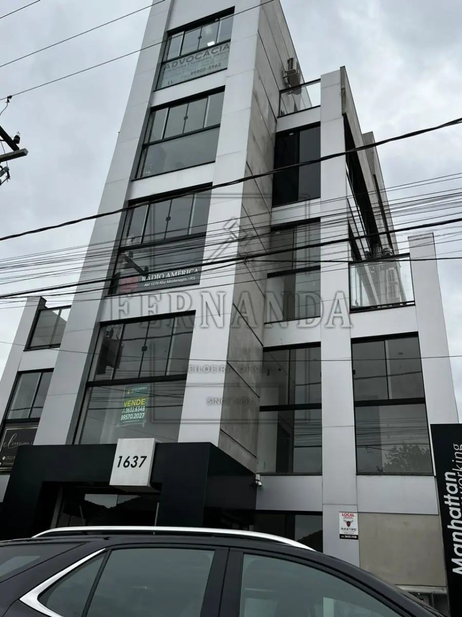 LOTE 002 - A SALA 302, situada na Rua São João, nº 1637, Montenegro/RS. Matrícula n° 58.220. Avaliada em R$ 150.000,00. 2° Leilão.