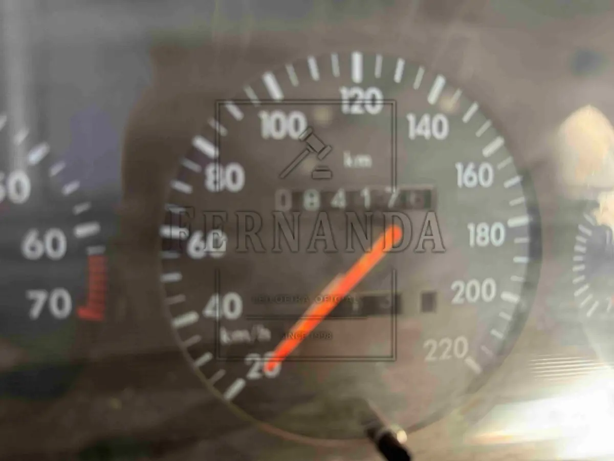 LOTE 004 - Veículo marca Volkswagem, modelo Gol Special 100, chassi 9BWCA05Y12T056058, cor vermelha, ano 2001, modelo 2002,, placas AJC-1225