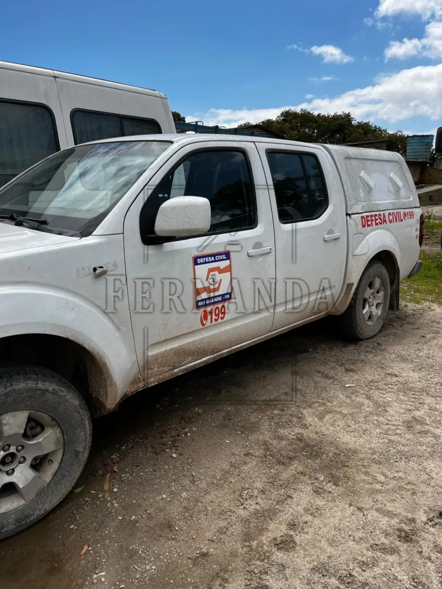 LOTE 010 - NISSAN FRONTIER, ANO/MODELO 2009/2009, PLACA IPW2905. AVALIADA EM R$ 18.000,00.
