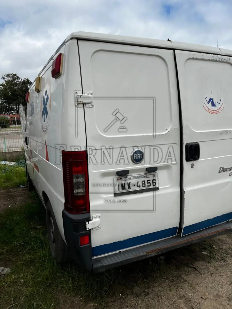 LOTE 003 - CARGA CAMINHONETE FIAT / DUCATO CARGO, ANO/MODELO 2005/2006, PLACA IMX4856,. AVALIADA EM R$ 3.500,00.