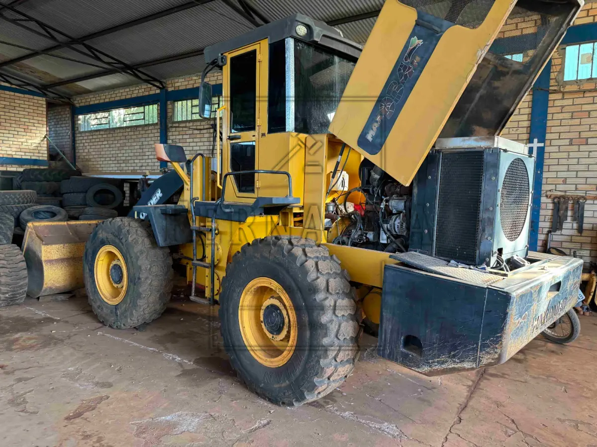 LOTE 002 - Carregador, marca MAXLOADER, modelo MAX934N, ano 2017, número série MCH0005.