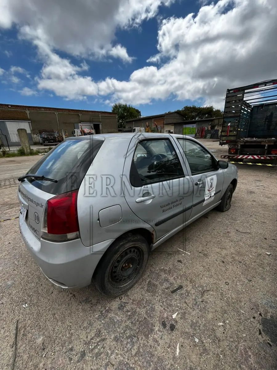 LOTE 013 - FIAT PALIO, ANO/MODELO 2004/2004, PLACA IMA8J51. AVALIADO EM R$ 2.600,00