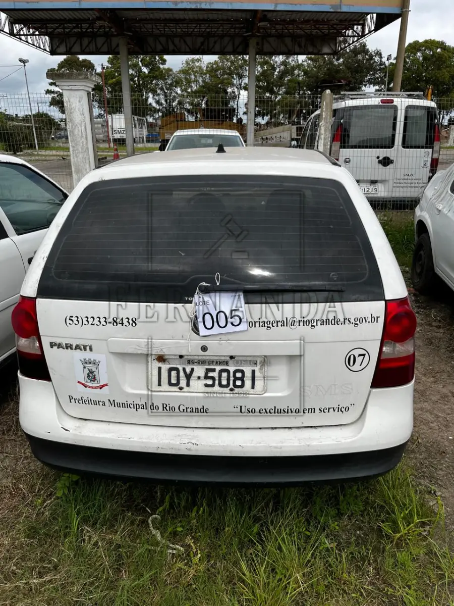 LOTE 005 - AUTOMÓVEL VW/ PARATI 1.6, ANO/MODELO 2008/2009, PLACA IOY5081. AVALIADO EM R$ 2.600,00.
