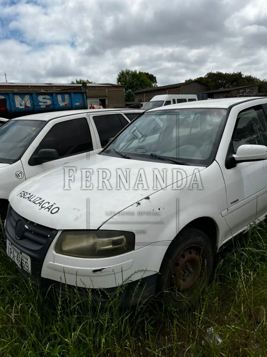LOTE 020 - VEÍCULO VW GOL 1.6 POWER G IV, ANO/MODELO 2008/2009, PLACA IPA4669. AVALIADO EM R$ 2.000,00.