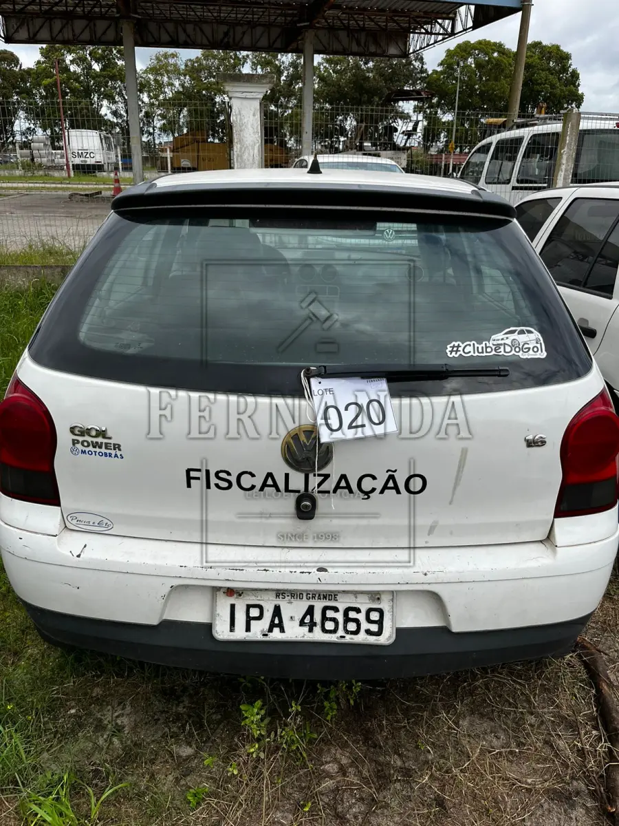 LOTE 020 - VEÍCULO VW GOL 1.6 POWER G IV, ANO/MODELO 2008/2009, PLACA IPA4669. AVALIADO EM R$ 2.000,00.
