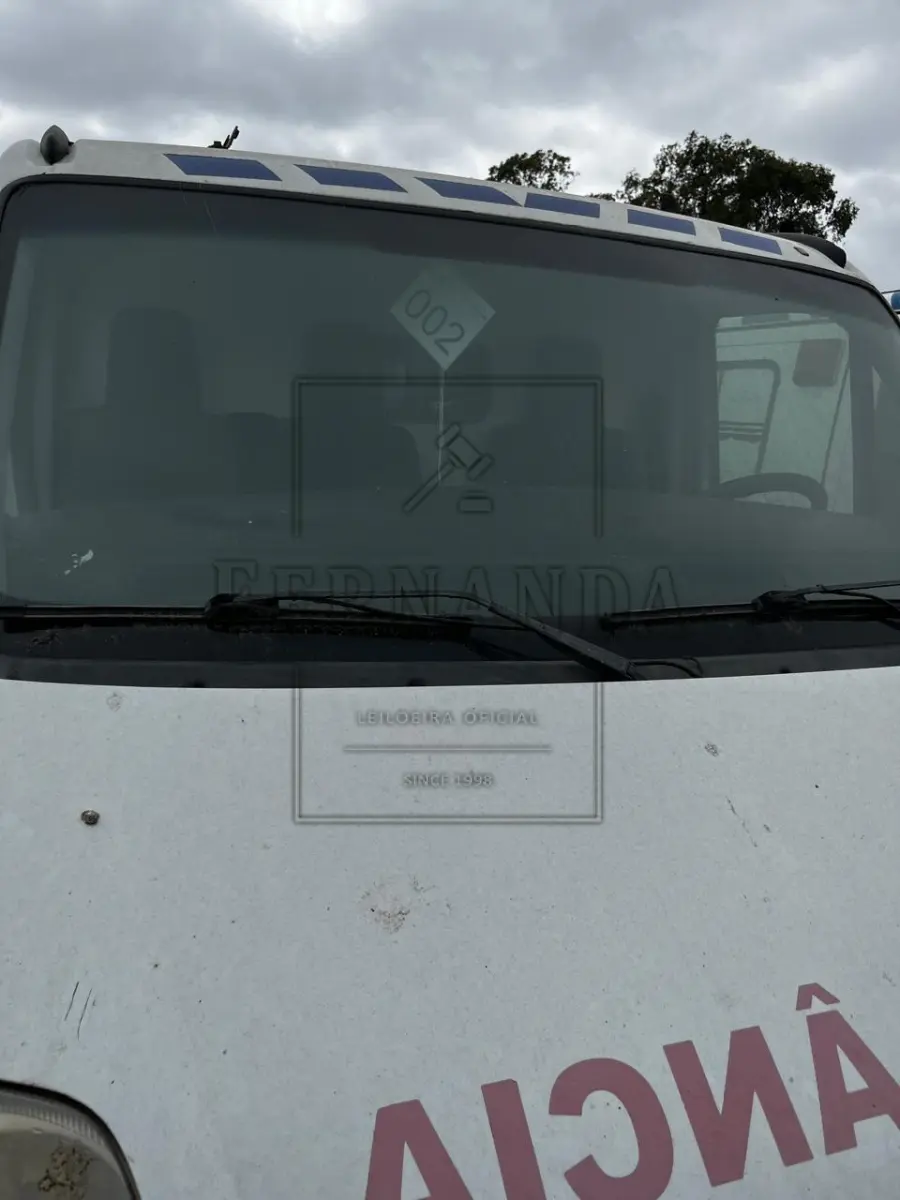 LOTE 002 - ESPECIAL CAMINHONETE RENAULT / MSTR MARIMAR AMB, ANO / MODELO 2011/2012, PLACA ISR 3956. AVALIADA EM R$3.500,00.
