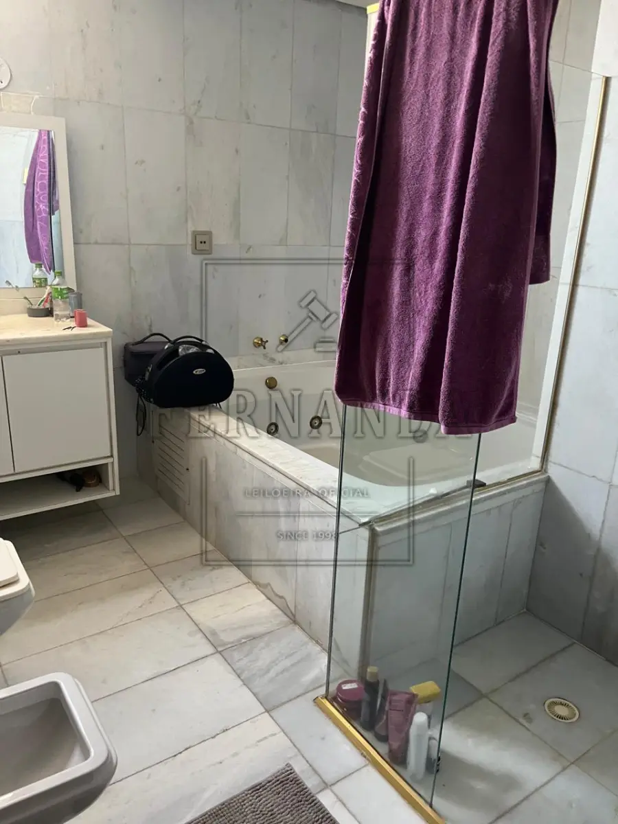 LOTE 002 - CANOAS/RS - Apartamento 1201 e 1301 (triplex), localizado na Rua General Salustiano n°452, Edifício Los Angeles, Canoas/RS. Área privativa de 412m². Matrícula n° 42.011 do Registro de Imóveis de Canoas. Avaliado em R$ 2.100.000,00. 1° Leilão.