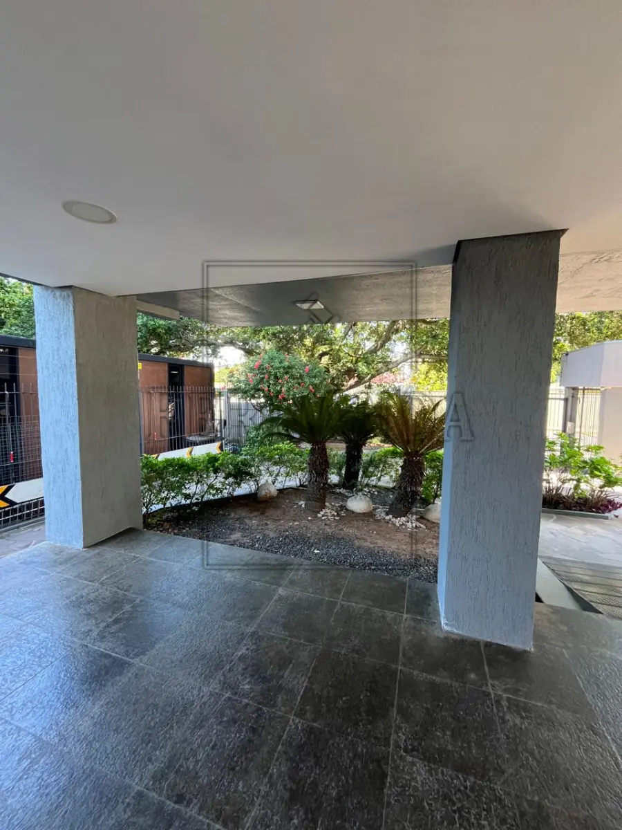 LOTE 002 - CANOAS/RS - Apartamento 1201 e 1301 (triplex), localizado na Rua General Salustiano n°452, Edifício Los Angeles, Canoas/RS. Área privativa de 412m². Matrícula n° 42.011 do Registro de Imóveis de Canoas. Avaliado em R$ 2.100.000,00. 1° Leilão.