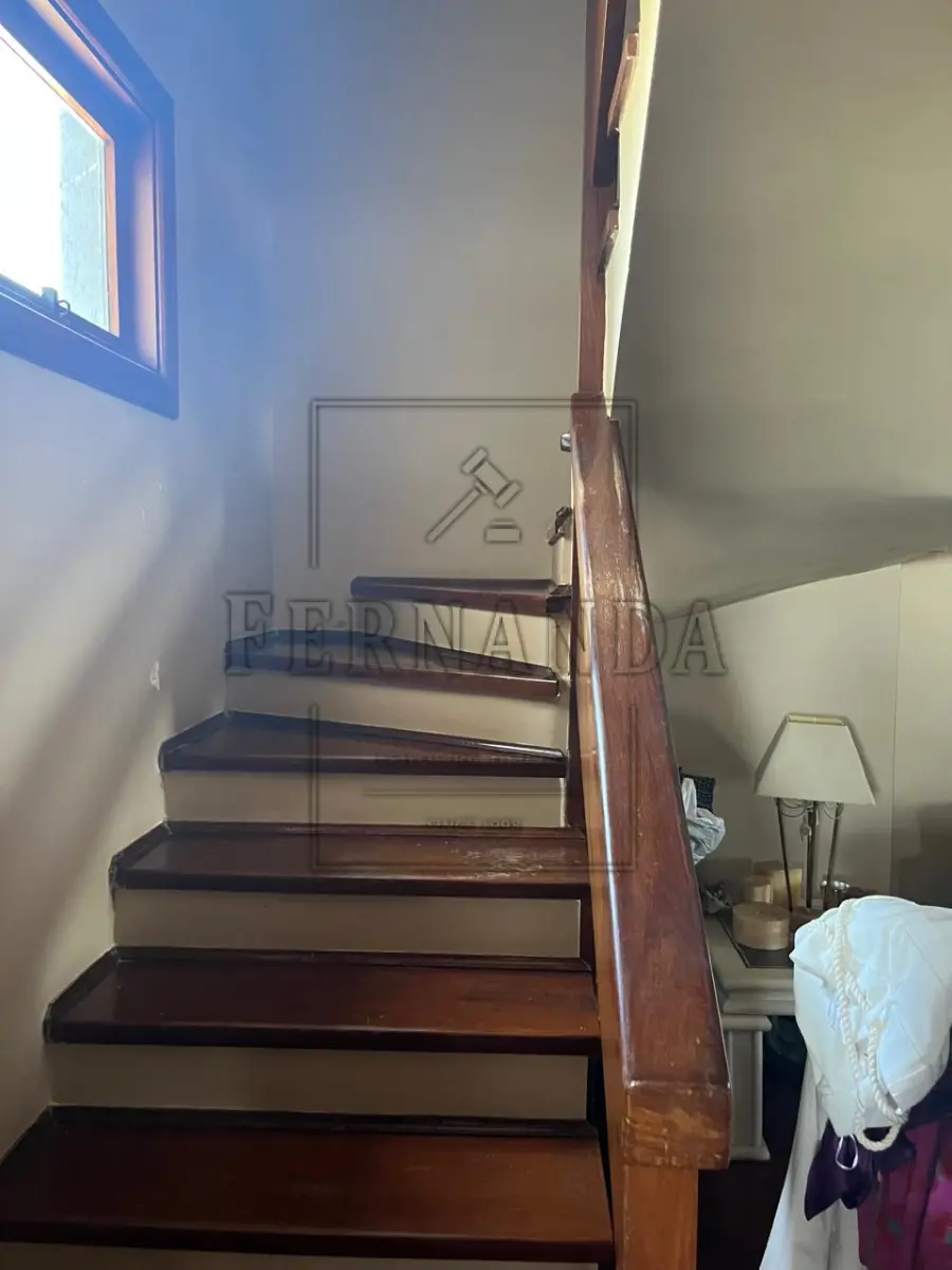 LOTE 002 - CANOAS/RS - Apartamento 1201 e 1301 (triplex), localizado na Rua General Salustiano n°452, Edifício Los Angeles, Canoas/RS. Área privativa de 412m². Matrícula n° 42.011 do Registro de Imóveis de Canoas. Avaliado em R$ 2.100.000,00. 1° Leilão.