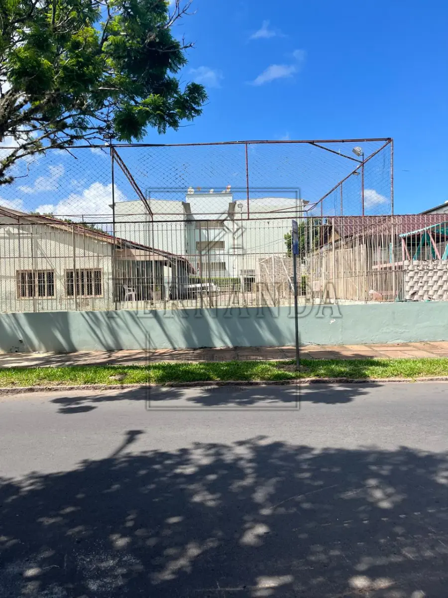 LOTE 001 - PORTO ALEGRE/RS - Apartamento n°404, Bloco Ilha das Pombas do Edifício Condomínio Edifício Residencial Ilhas do Sul,localizado na Rua Padre João Batista Reus n°3347, Bairro Camaquã, Porto Alegre. Matrícula n° 21099 do Registro de Imóveis da 3a Zona de Porto Alegre. Avaliado em R$ 270.000,00. 1° Leilão